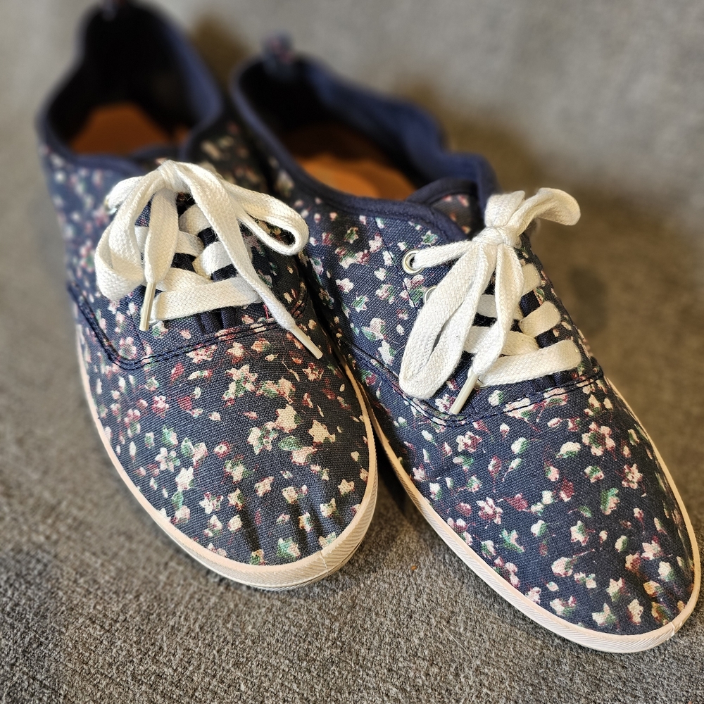 Charlotte Russe 10 Navy Floral Canvas Lace-Up Sneakers